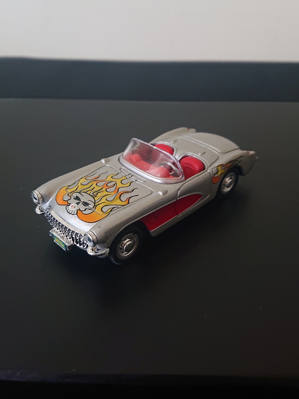 New Ray Diecast Car - 1957 Chevy Chevrolet Corvette 4" - Silver Skull Flames